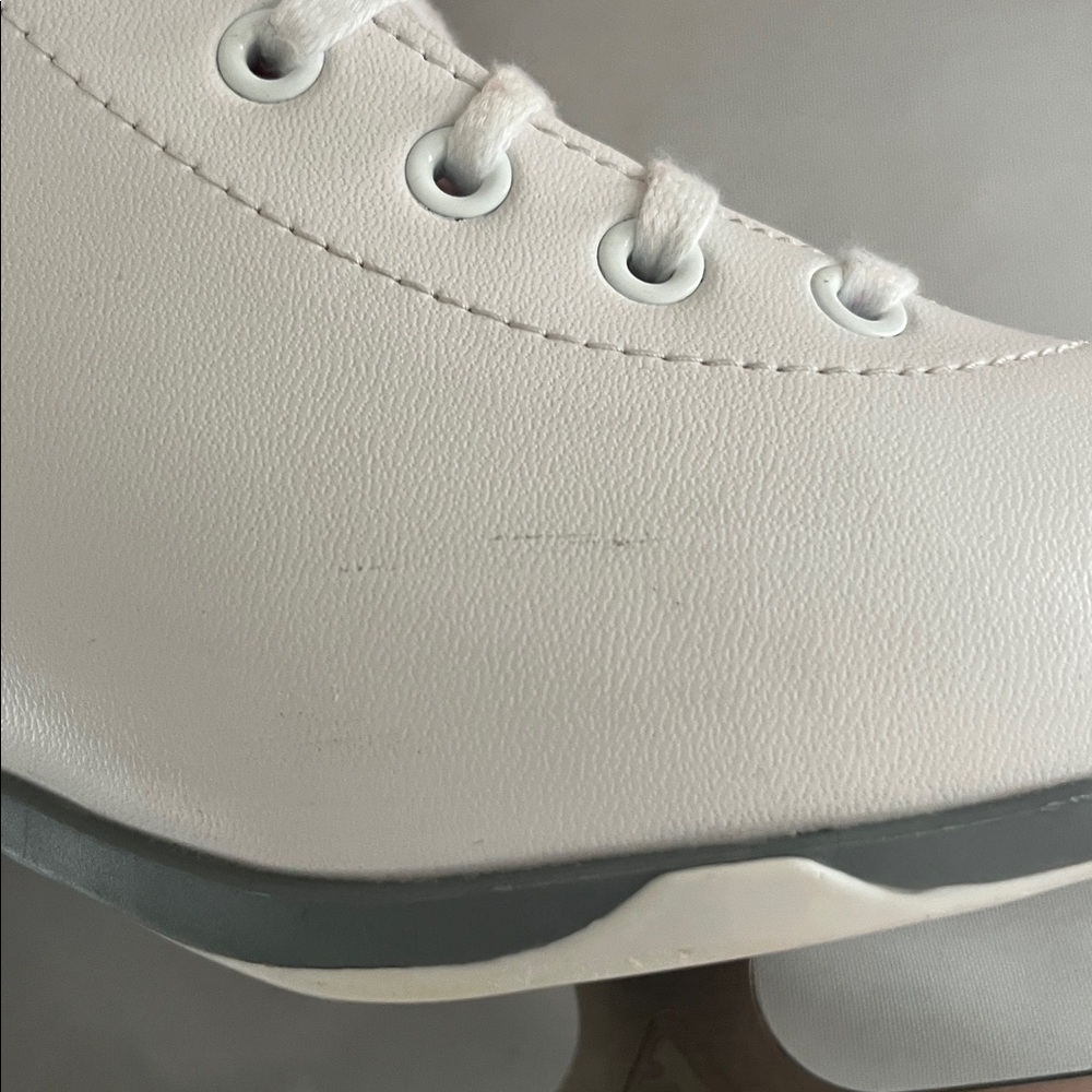 Jackson Ultima Girls' SoftSkate 181 Recreational Ice Skates Size 5 With Shields - Picture 7 of 15
